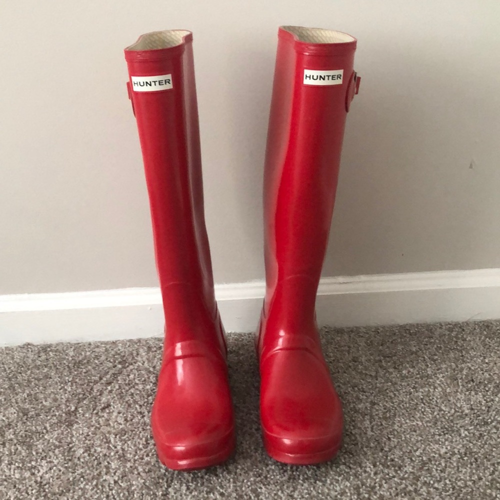 Size 8W Glossy Red Hunter Rain Boot